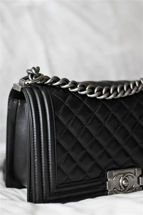 chanel le boy價錢|Chanel bag review.